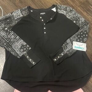 Hooey Black and White Paisley Sleeve Henley